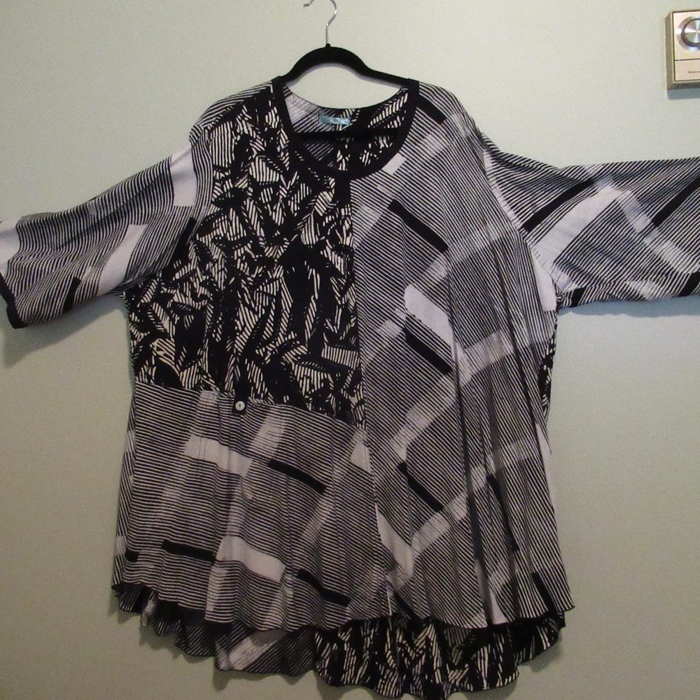 Blue Sky Batik Tunic tops. 4x